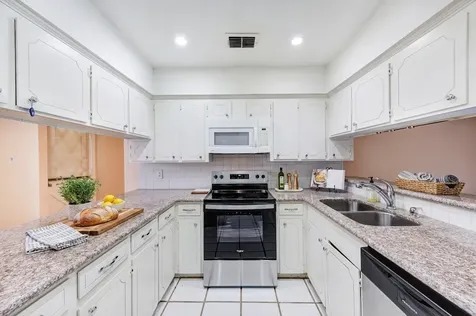 5711 Weeping Willow Road Houston TX 77092