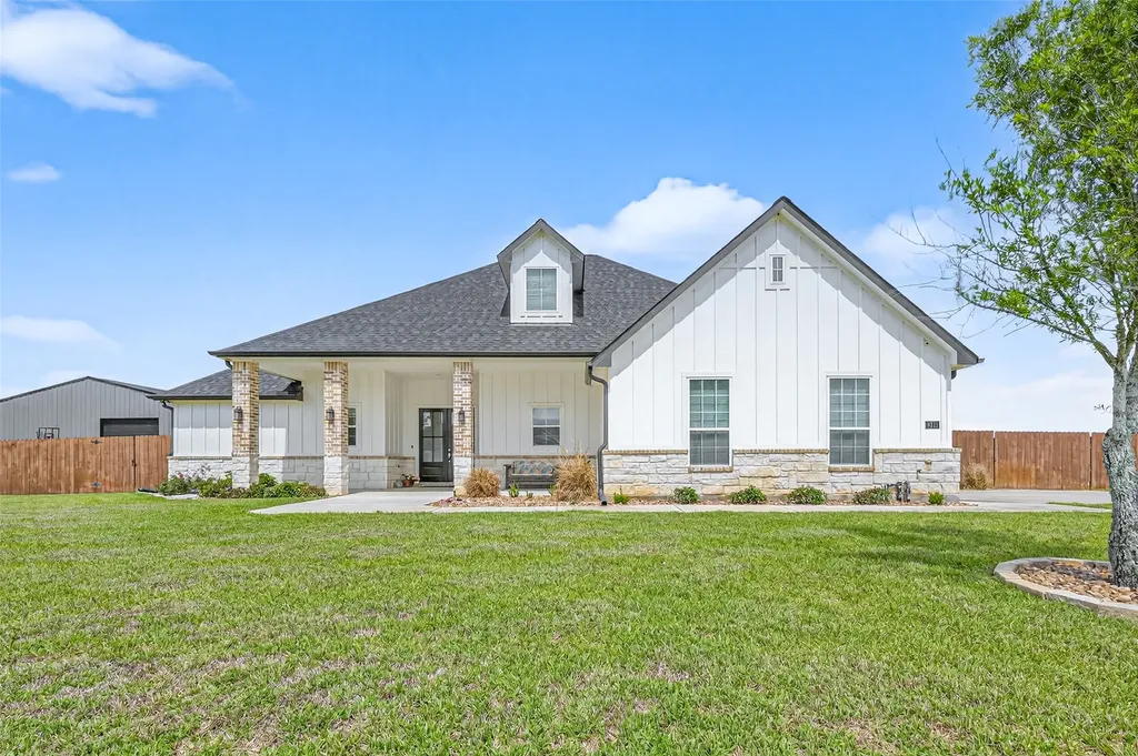 9711 Neon Moon Drive Needville TX 77461