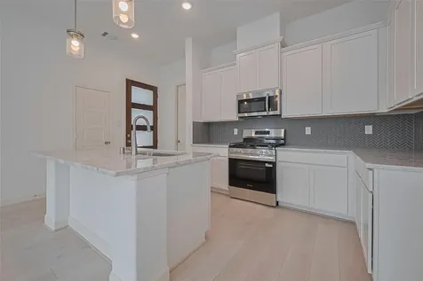 8913 Grovner Place Houston TX 77055