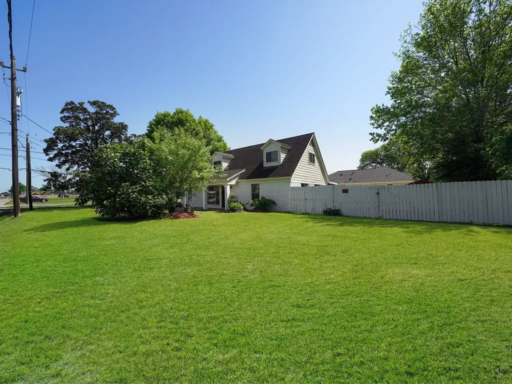 2503 Pansy Street Pasadena TX 77503