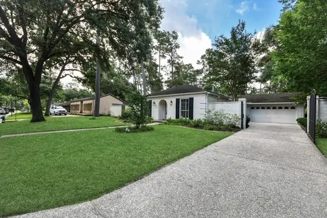 10115 Holly Springs Drive Houston TX 77042