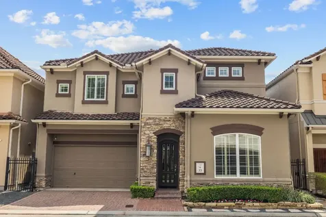 33 N Creekside Court Houston TX 77055