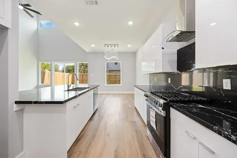 4923 Golden Forest Drive Houston TX 77091