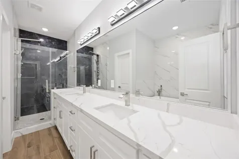 4923 Golden Forest Drive Houston TX 77091