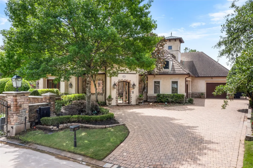 11703 Empress Oaks Court Houston TX 77082