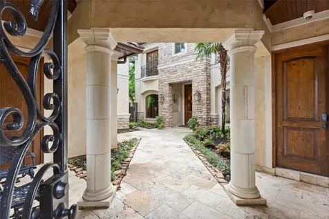 11703 Empress Oaks Court Houston TX 77082