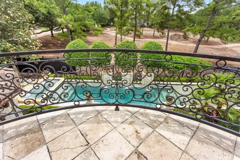 11703 Empress Oaks Court Houston TX 77082