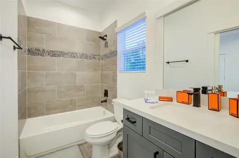 1054 Mansfield Street Houston TX 77091