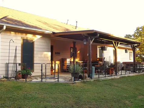 4443 Highway 90 Alleyton TX 78935