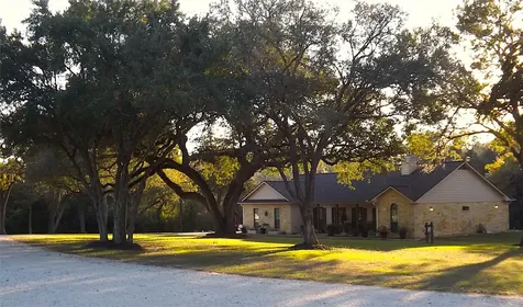 4443 Highway 90 Alleyton TX 78935
