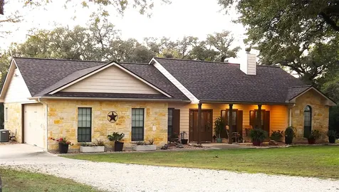 4443 Highway 90 Alleyton TX 78935