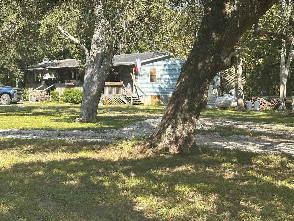 612 Byrd Salyer Road Bay City TX 77414