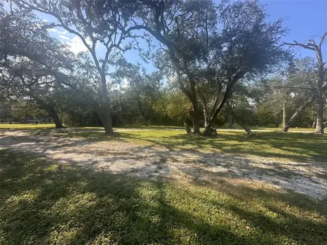 612 Byrd Salyer Road Bay City TX 77414