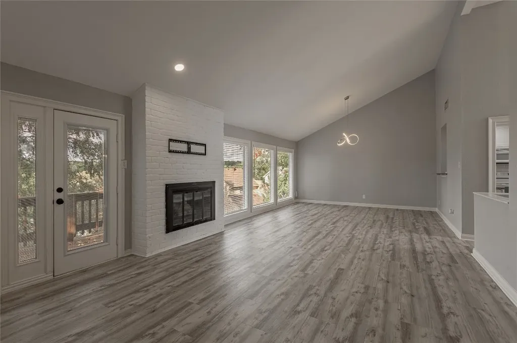 658 Cherry Hills Huntsville TX 77340