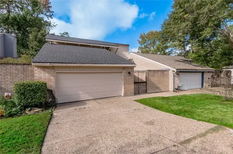658 Cherry Hills Huntsville TX 77340