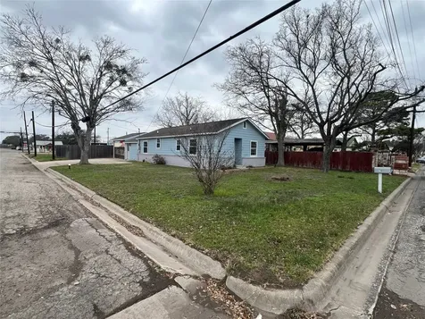 711 N Grimes Street Giddings TX 78942