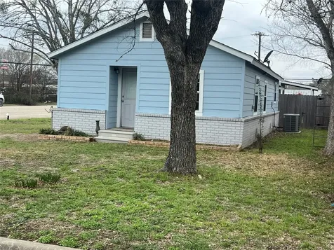 711 N Grimes Street Giddings TX 78942