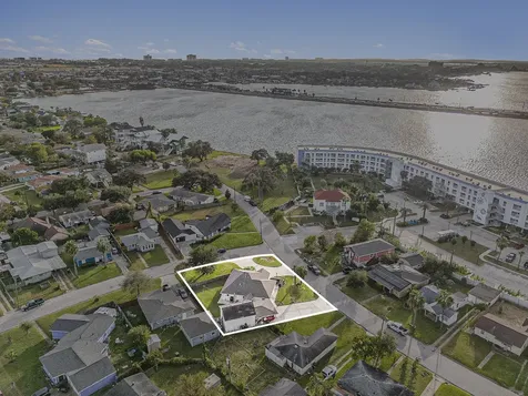 1310 Bayou Shore Drive Galveston TX 77551