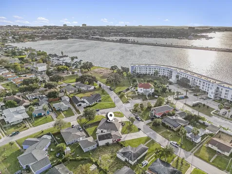1310 Bayou Shore Drive Galveston TX 77551