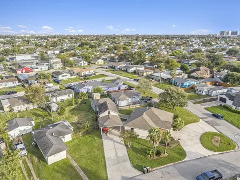 1310 Bayou Shore Drive Galveston TX 77551