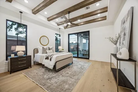 431 W 30th Street Houston TX 77018