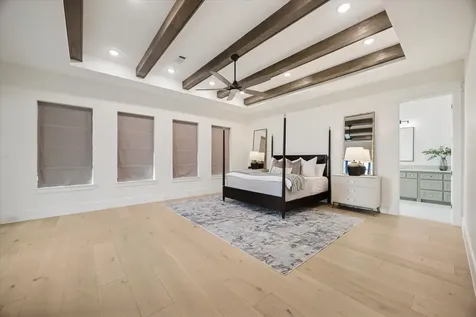 431 W 30th Street Houston TX 77018