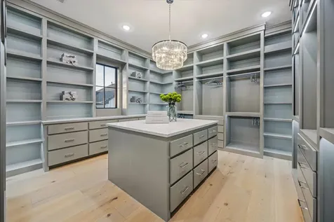 431 W 30th Street Houston TX 77018