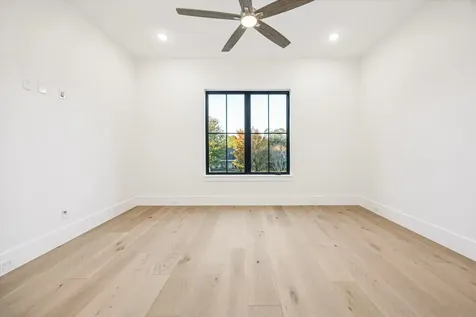 431 W 30th Street Houston TX 77018