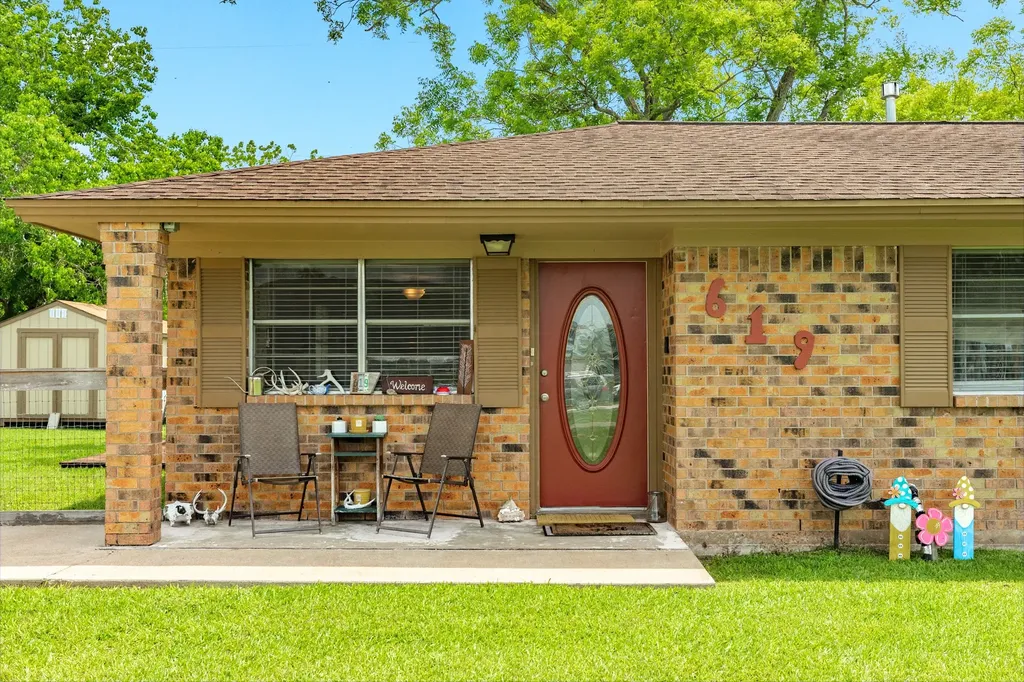 619 S Wilson Street Brazoria TX 77422