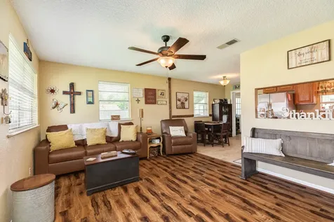 619 S Wilson Street Brazoria TX 77422