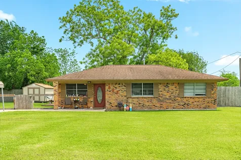 619 S Wilson Street Brazoria TX 77422