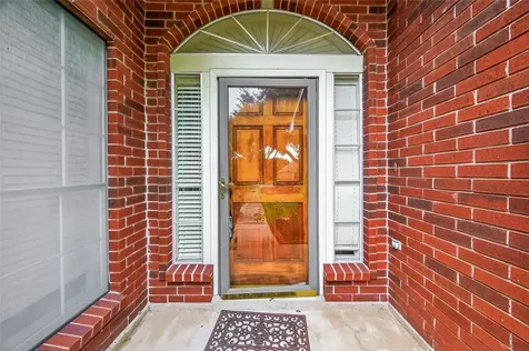 914 W Peach Hollow Circle Pearland TX 77584