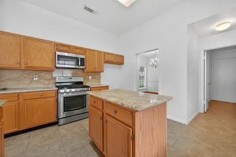 914 W Peach Hollow Circle Pearland TX 77584