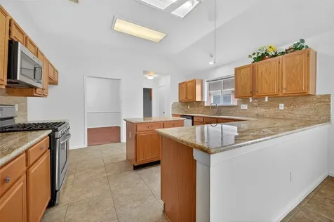 914 W Peach Hollow Circle Pearland TX 77584
