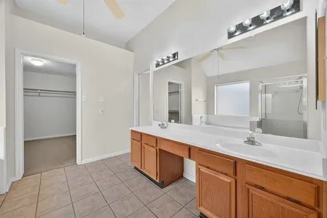 914 W Peach Hollow Circle Pearland TX 77584