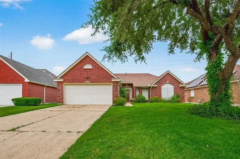914 W Peach Hollow Circle Pearland TX 77584