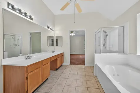 914 W Peach Hollow Circle Pearland TX 77584
