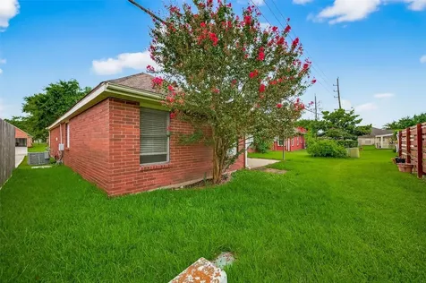 914 W Peach Hollow Circle Pearland TX 77584
