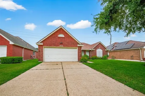 914 W Peach Hollow Circle Pearland TX 77584