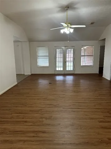 914 W Peach Hollow Circle Pearland TX 77584
