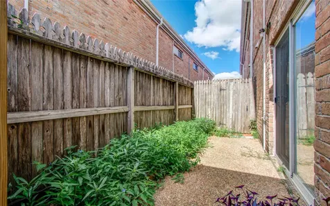 6410 Del Monte Drive 118 Houston TX 77057
