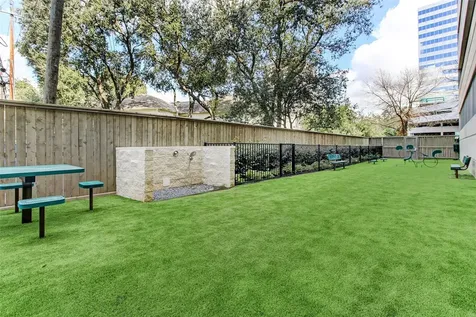 1901 Post Oak Boulevard 4104 Houston TX 77056