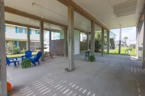 4106 Temprano Galveston TX 77554