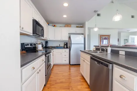 4106 Temprano Galveston TX 77554