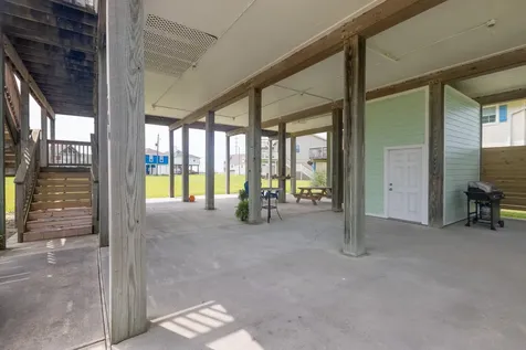 4106 Temprano Galveston TX 77554