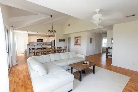 4106 Temprano Galveston TX 77554