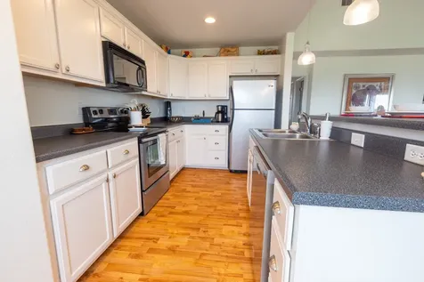 4106 Temprano Galveston TX 77554