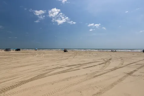 4106 Temprano Galveston TX 77554
