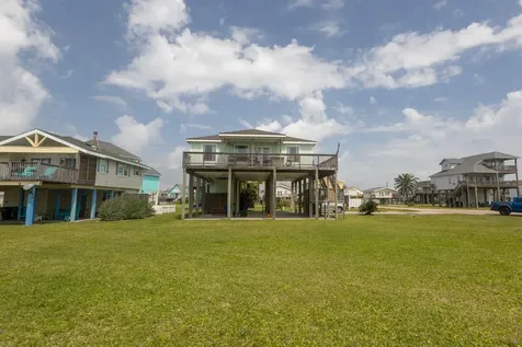 4106 Temprano Galveston TX 77554