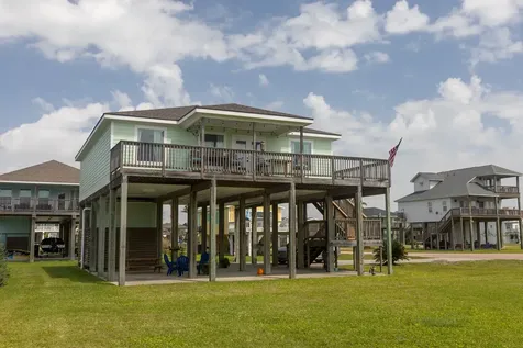 4106 Temprano Galveston TX 77554